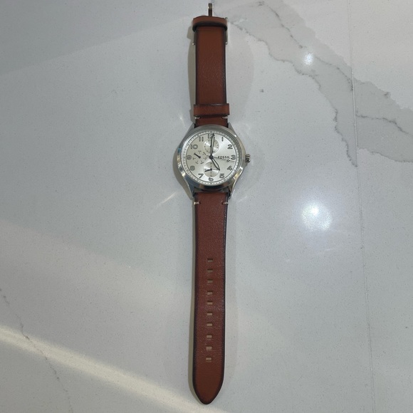 Women’s Brown Fossil Watch - Picture 2 of 5